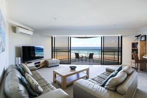 Two Bedroom Superior Apartment | Beach/ocean view
