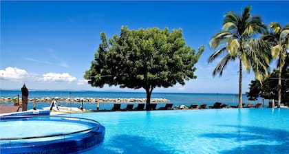 Anchorage Beach Resort