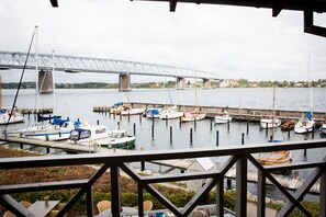 Habitación doble, balcón, vistas al mar | Vistas desde la habitación