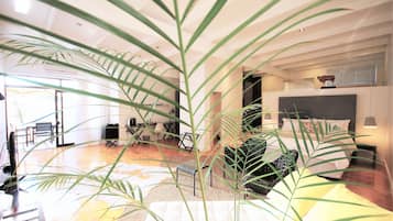 Deluxe Double Room (ART Villa XXL Patio 10) | Hypo-allergenic bedding, minibar, in-room safe, desk