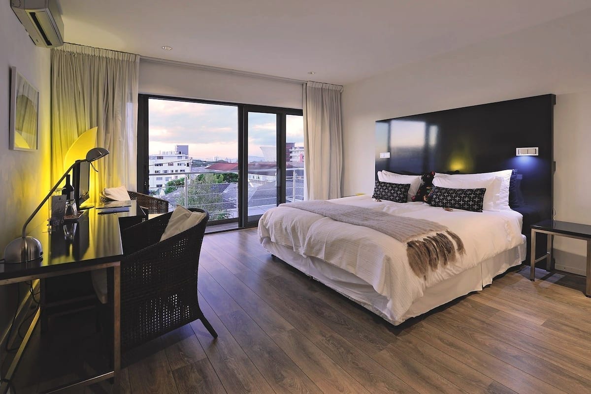 Habitación doble Deluxe, frente al mar (ART) | Ropa de cama hipoalergénica y minibar