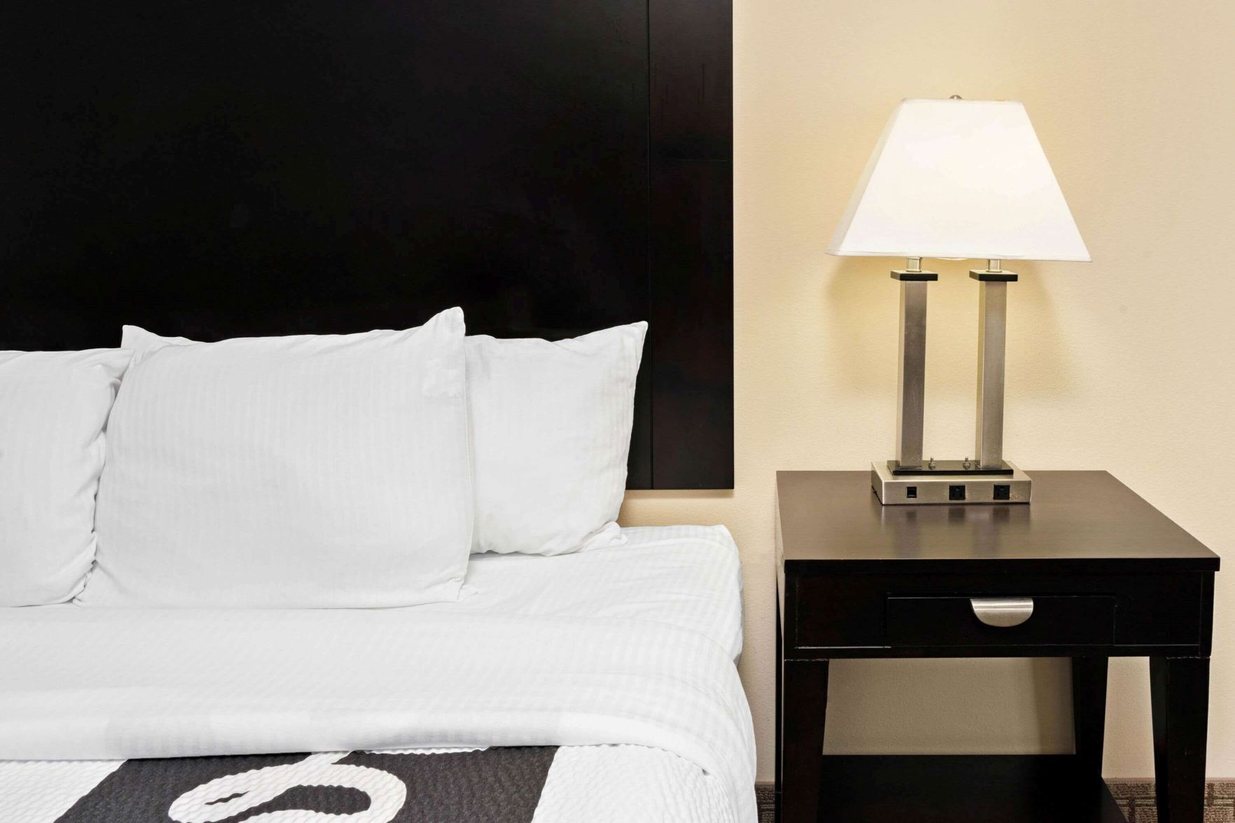 Ropa de cama de alta calidad y escritorio 