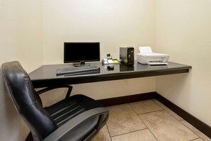 Business centre - La Quinta Inn & Suites by Wyndham Morgan City (Morgan City)