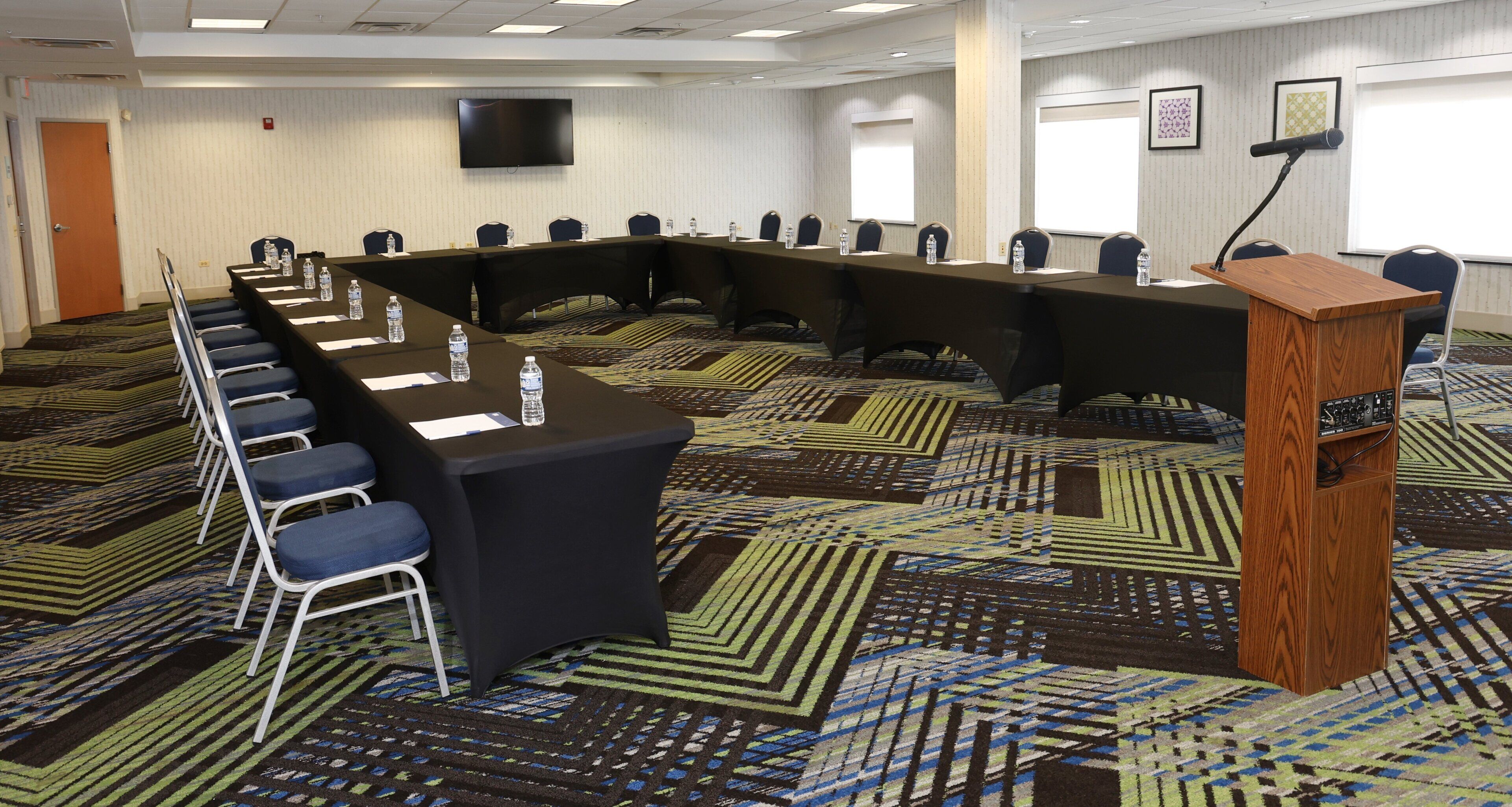 Photo - Holiday Inn Express Hotel & Suites Waukegan/Gurnee by IHG