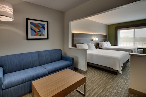 Holiday Inn Express & Suites Waukegan by IHG