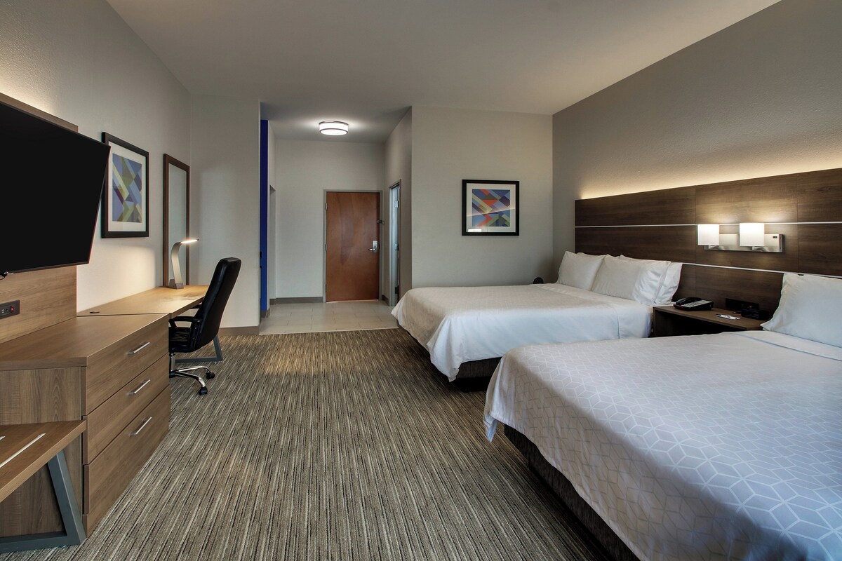 In-room safe, desk, blackout drapes, iron/ironing board
