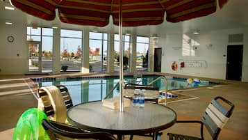 Indoor pool, pool loungers