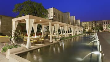 2 restaurants, breakfast, lunch, dinner served; Indian cuisine