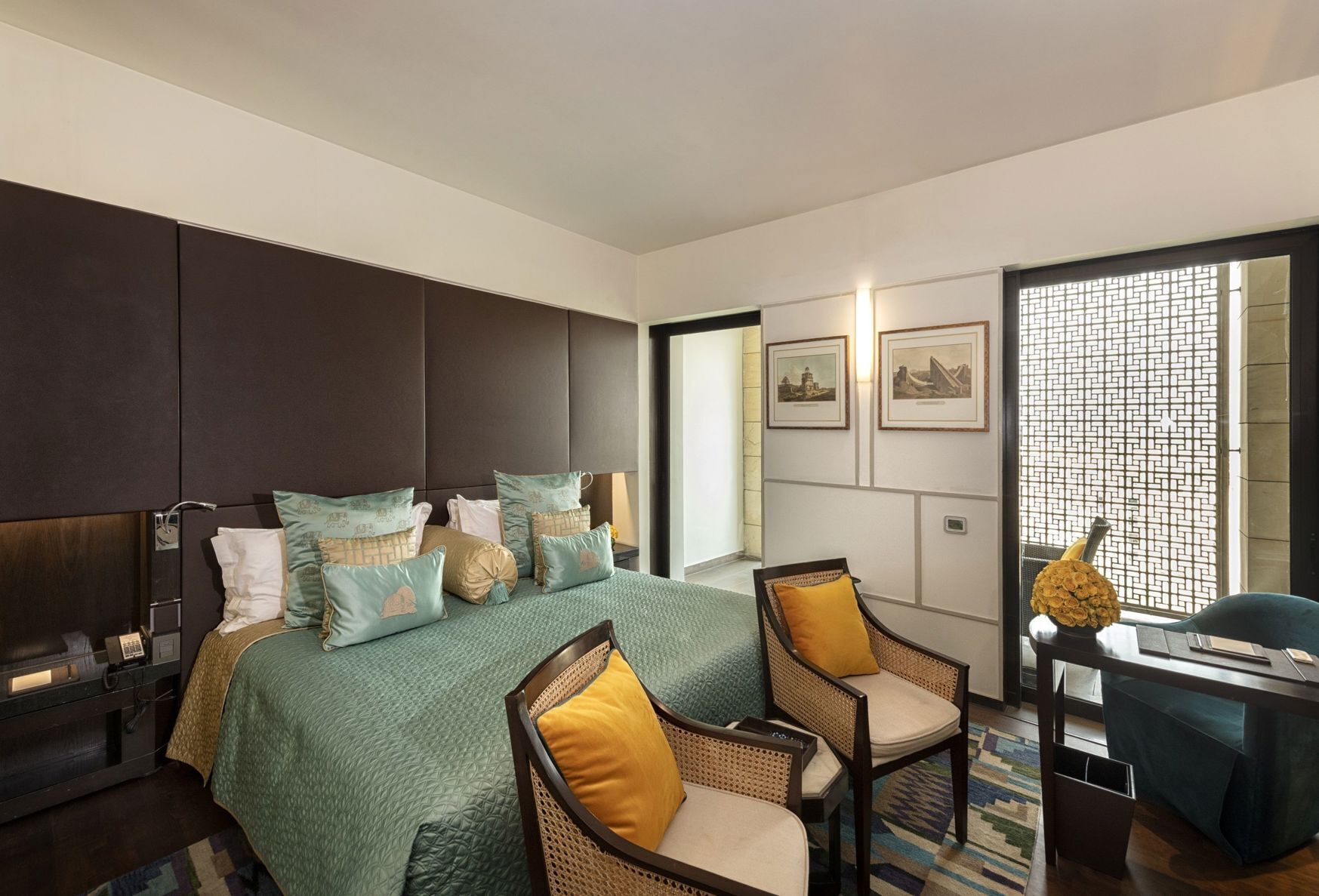  埃及棉床單、高級寢具、Tempur-Pedic 床墊、迷你吧