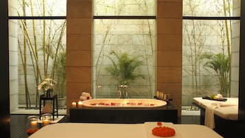 Couples treatment rooms, sauna, steam room, body treatments