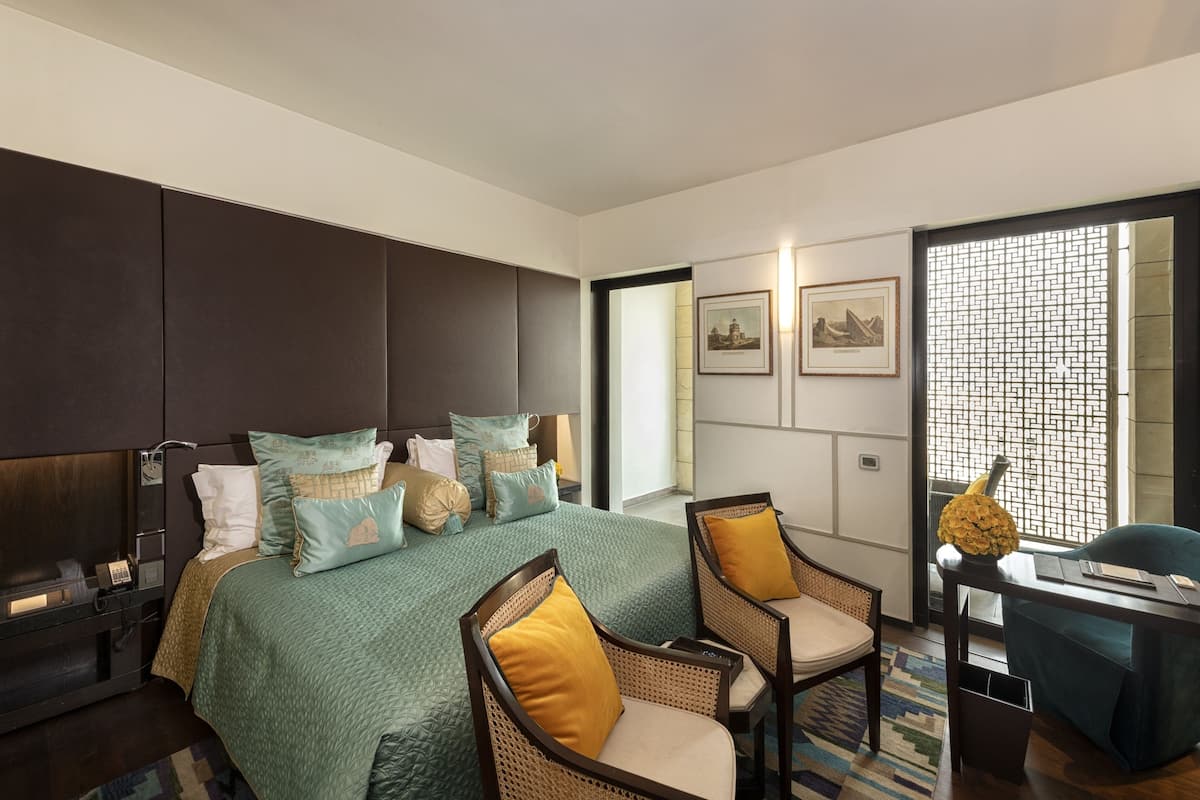 Standard Room, 1 Bedroom, Balcony | Egyptian cotton sheets, premium bedding, Tempur-Pedic beds, minibar