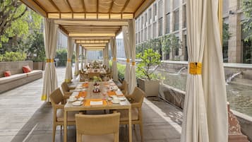 2 restaurants, breakfast, lunch, dinner served; Indian cuisine