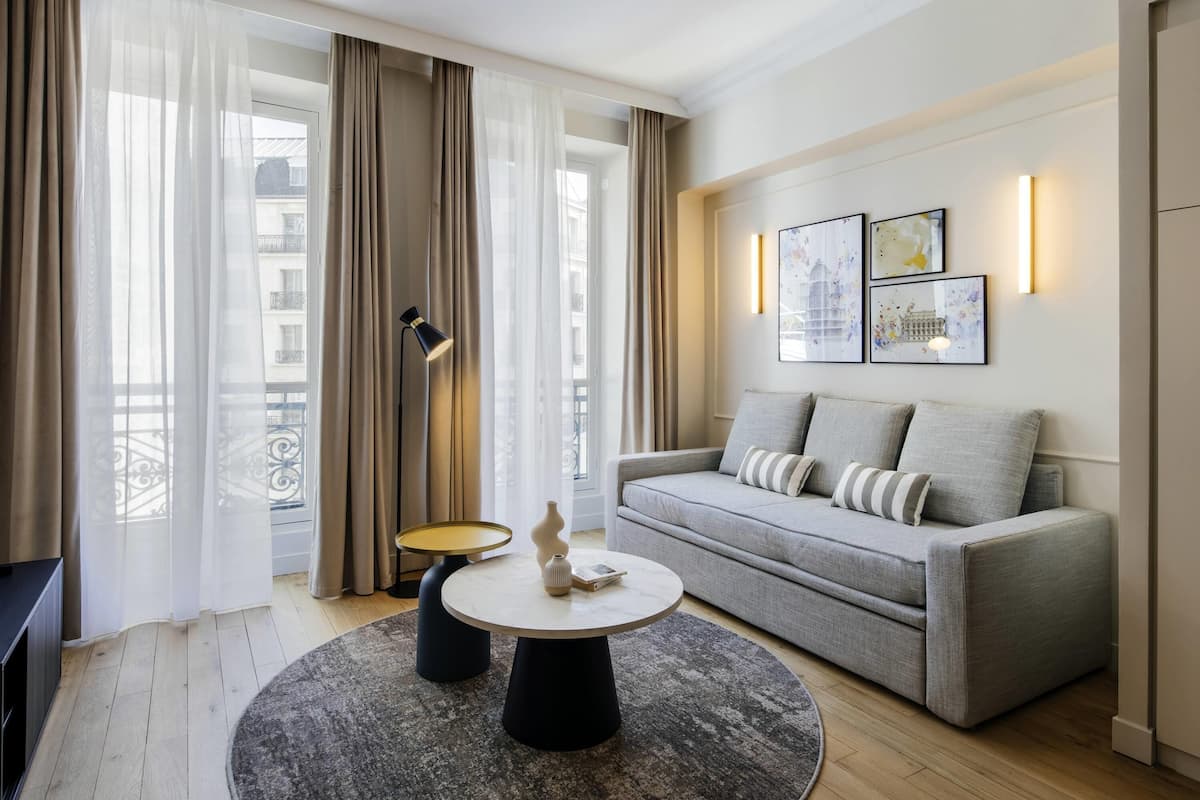 Apartamento, 1 quarto | 1 quarto, cofres nos quartos, quartos à prova de som