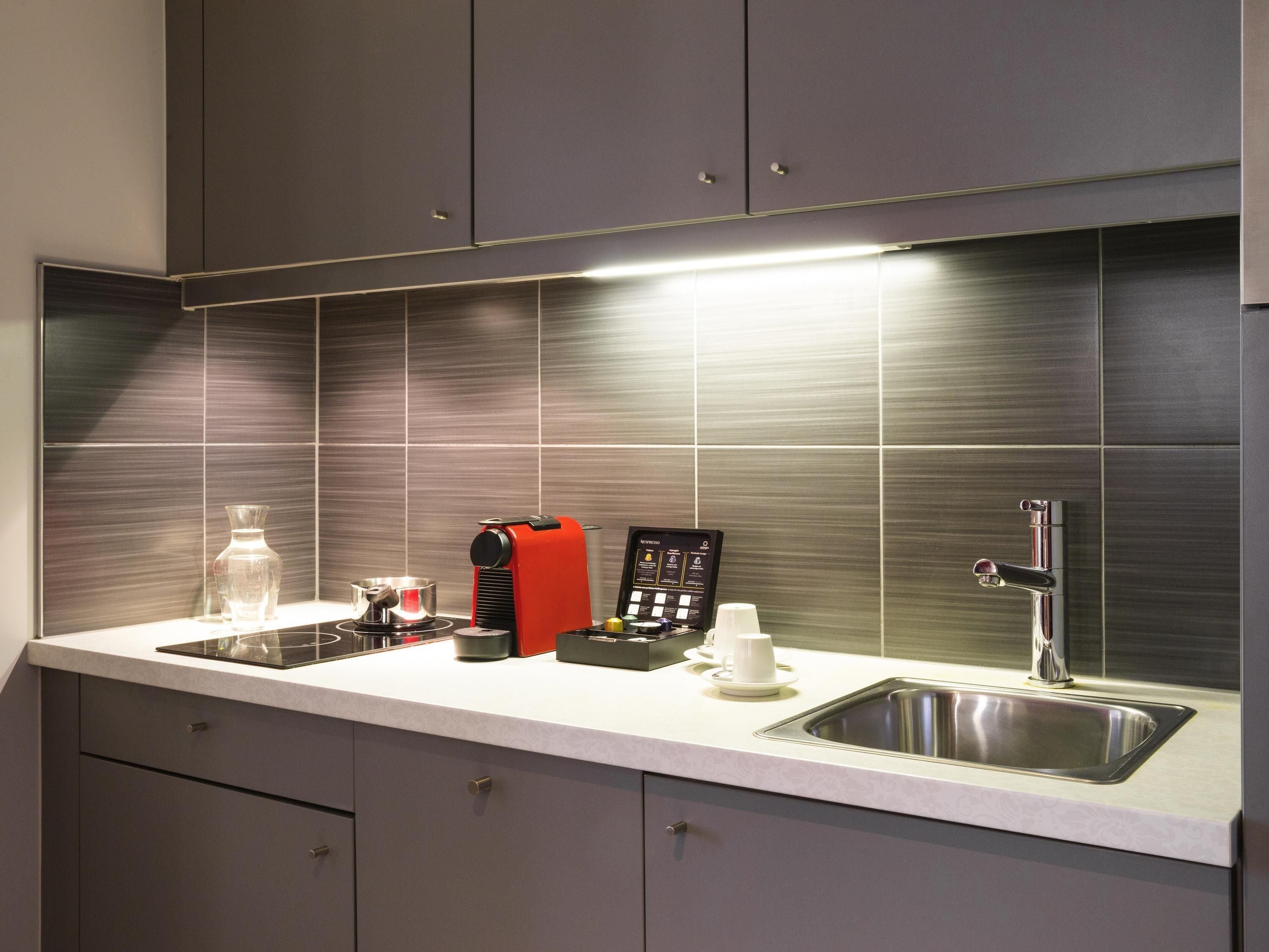 Appartement, 1 slaapkamer | Hypoallergeen beddengoed, een kluis op de kamer, een bureau