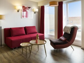 Superior Apartment, 1 Bedroom | Hypo-allergenic bedding, in-room safe, desk, laptop workspace - Aparthotel Adagio Basel City (Basel)