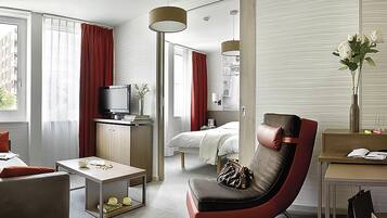 Apartment, 1 Bedroom | Hypo-allergenic bedding, in-room safe, desk, laptop workspace