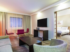 Minibar, in-room safe, desk, soundproofing - Novotel London Paddington (London)