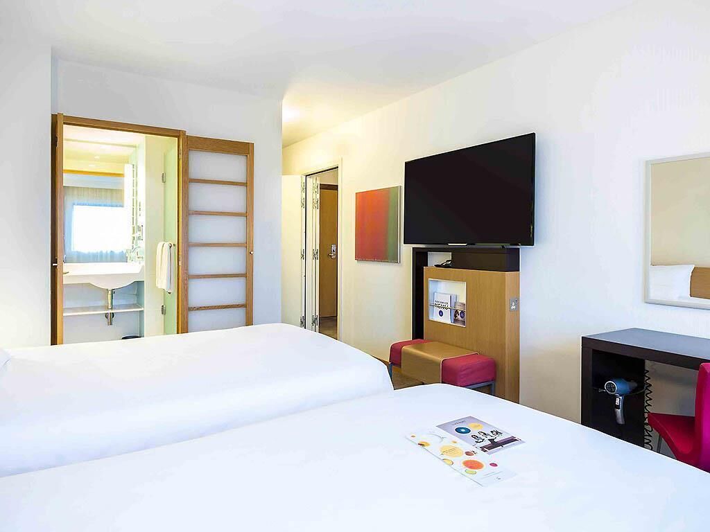 Superior Room, 2 Twin Beds | Minibar, in-room safe, desk, soundproofing