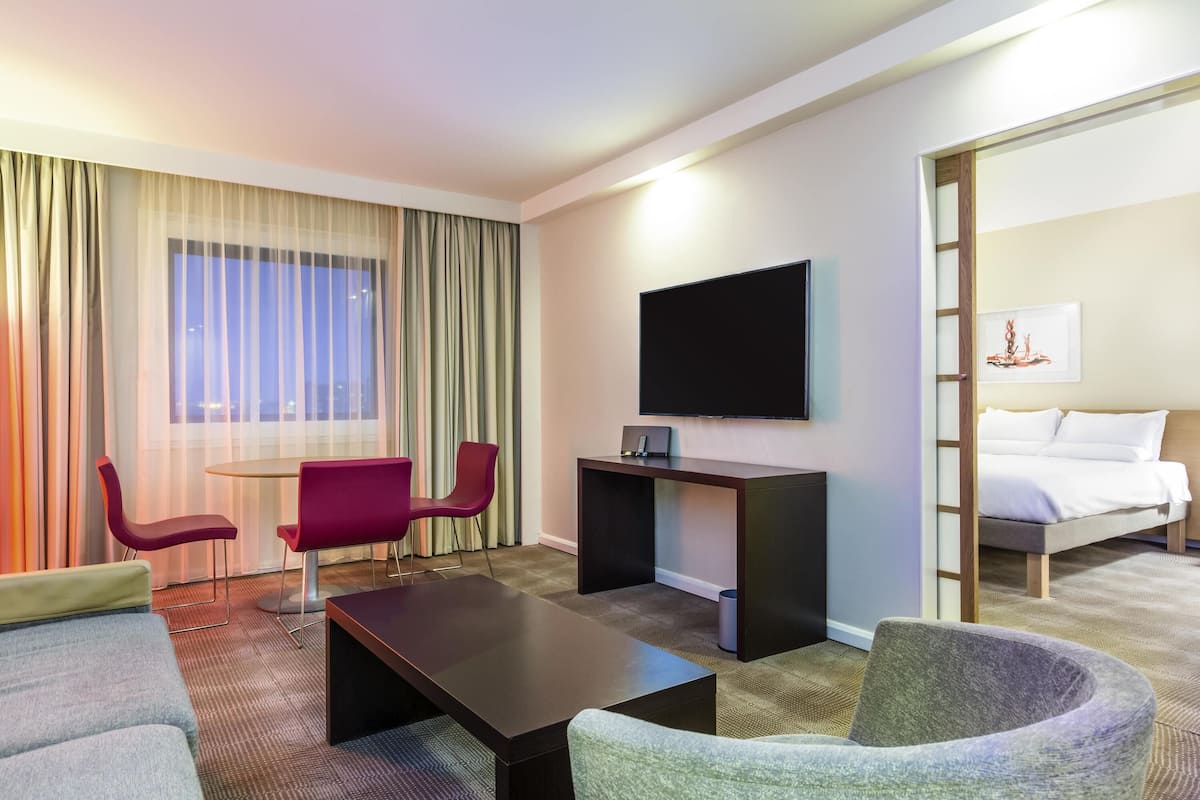 minibar, in-room safe, desk, soundproofing