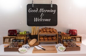 Daily English breakfast for a fee