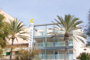 Mặt tiền nơi lưu trú