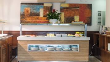 Esmorzar diari complet (11 EUR per persona)