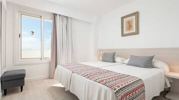 Apartament superior, 2 dormitoris | Caixa forta a l'habitació i cortines opaques