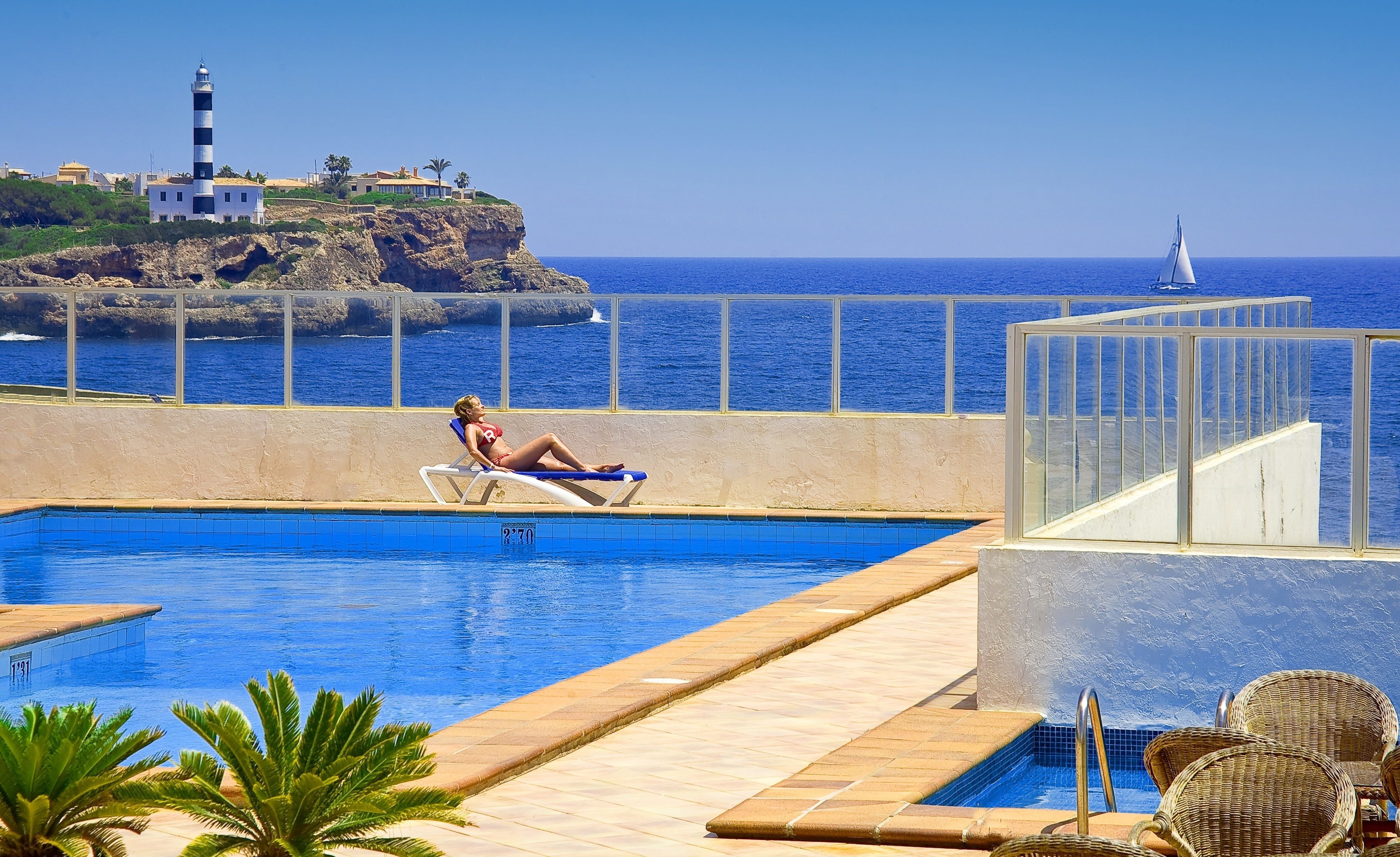 2 piscinas al aire libre, sombrillas, tumbonas