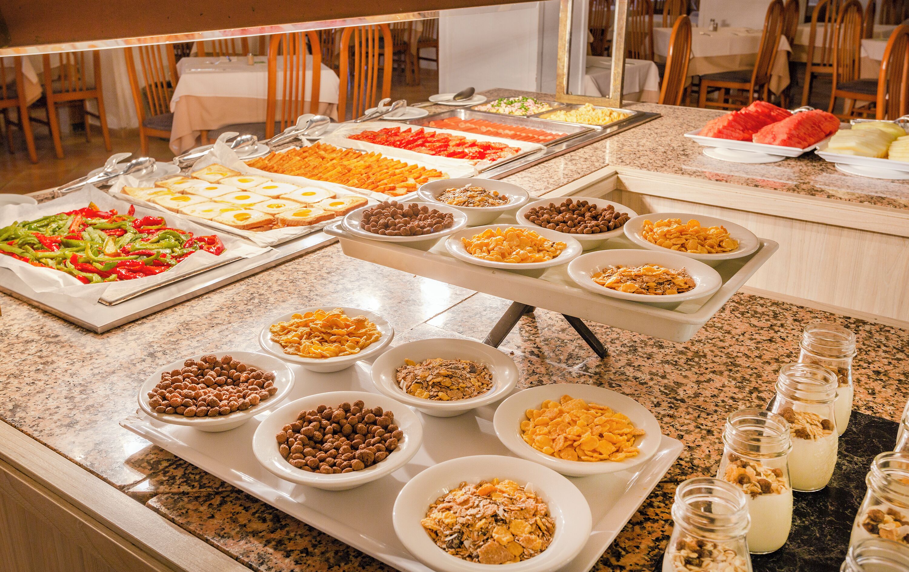 Tägliches Frühstücksbuffet gegen Gebühr