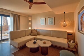 Suite (Oasis del Mar) | Wohnbereich | Flachbildfernseher, Pay-TV