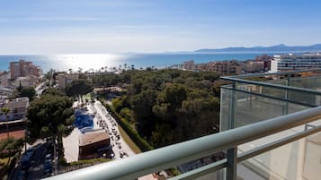 Standaard tweepersoonskamer, balkon, uitzicht op zee | Uitzicht vanaf balkon