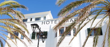 Façana frontal de l'allotjament