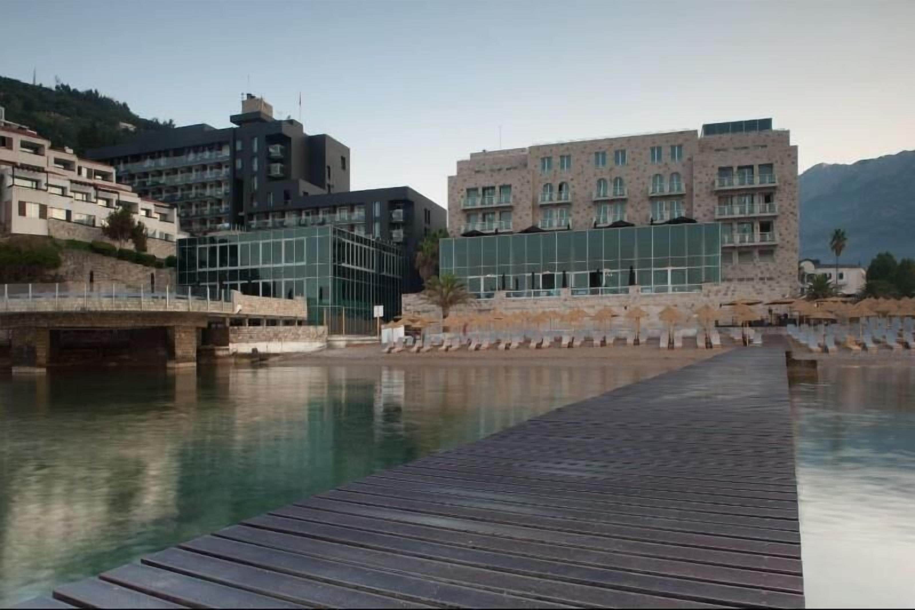 Photo - Avala Resort & Villas