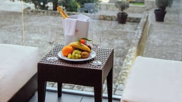 Habitació familiar, 2 dormitoris, balcó | Roba de llit d'alta qualitat, minibar i caixa forta a l'habitació