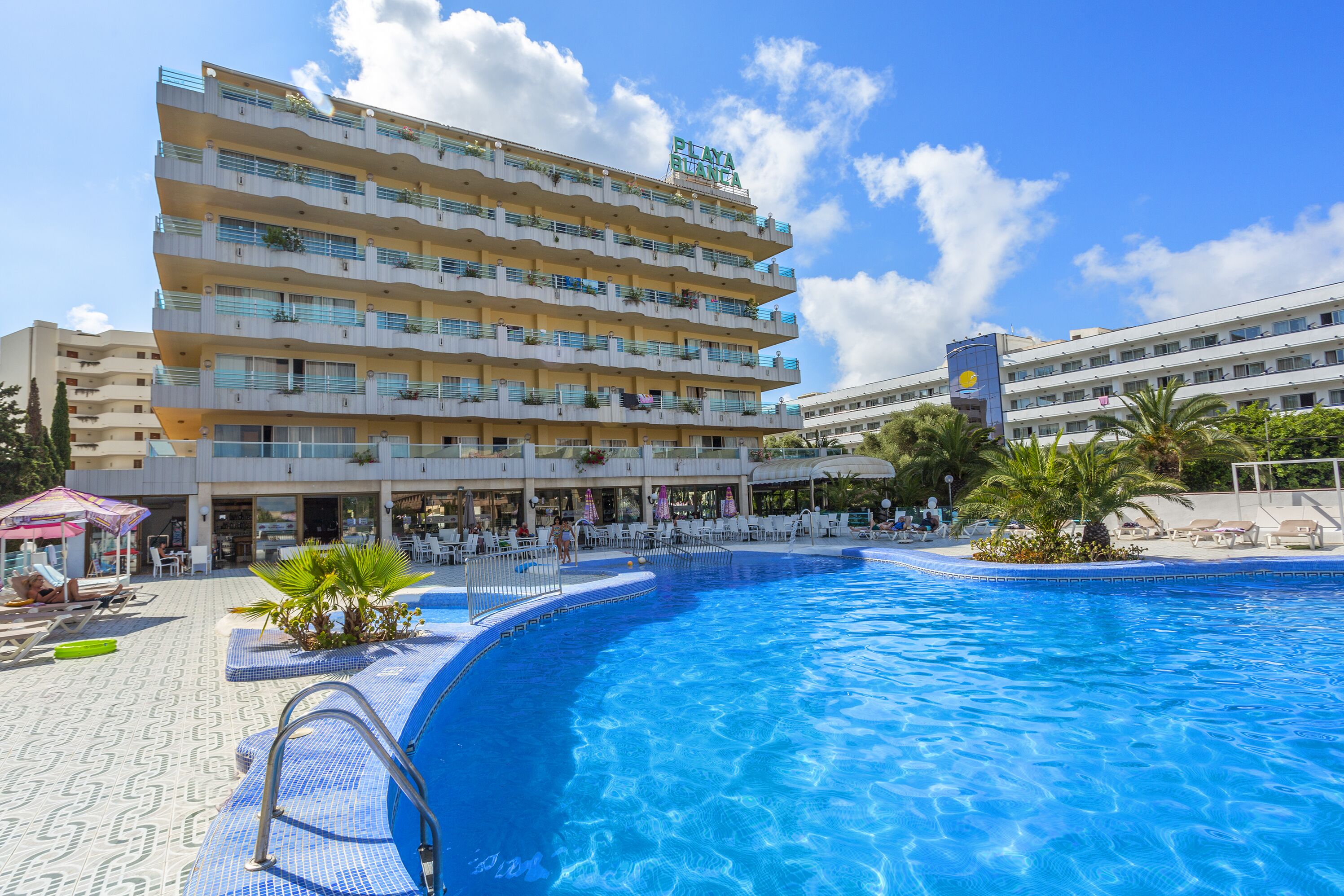 واجهة المنشأة