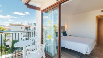 1 quarto, cortinas blackout, ferros/tĂĄbuas de passar roupa