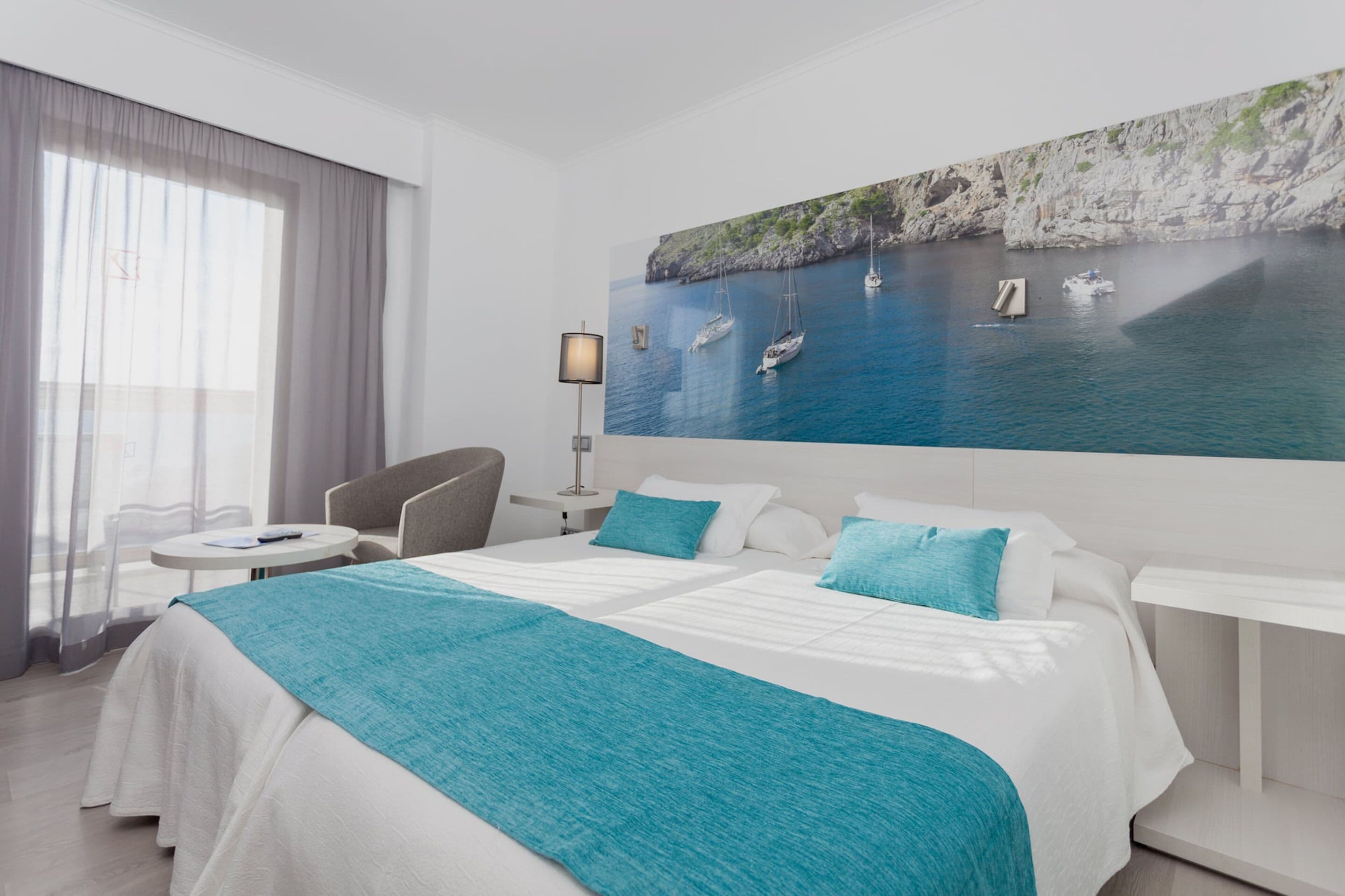 down duvets, minibar, desk, blackout curtains