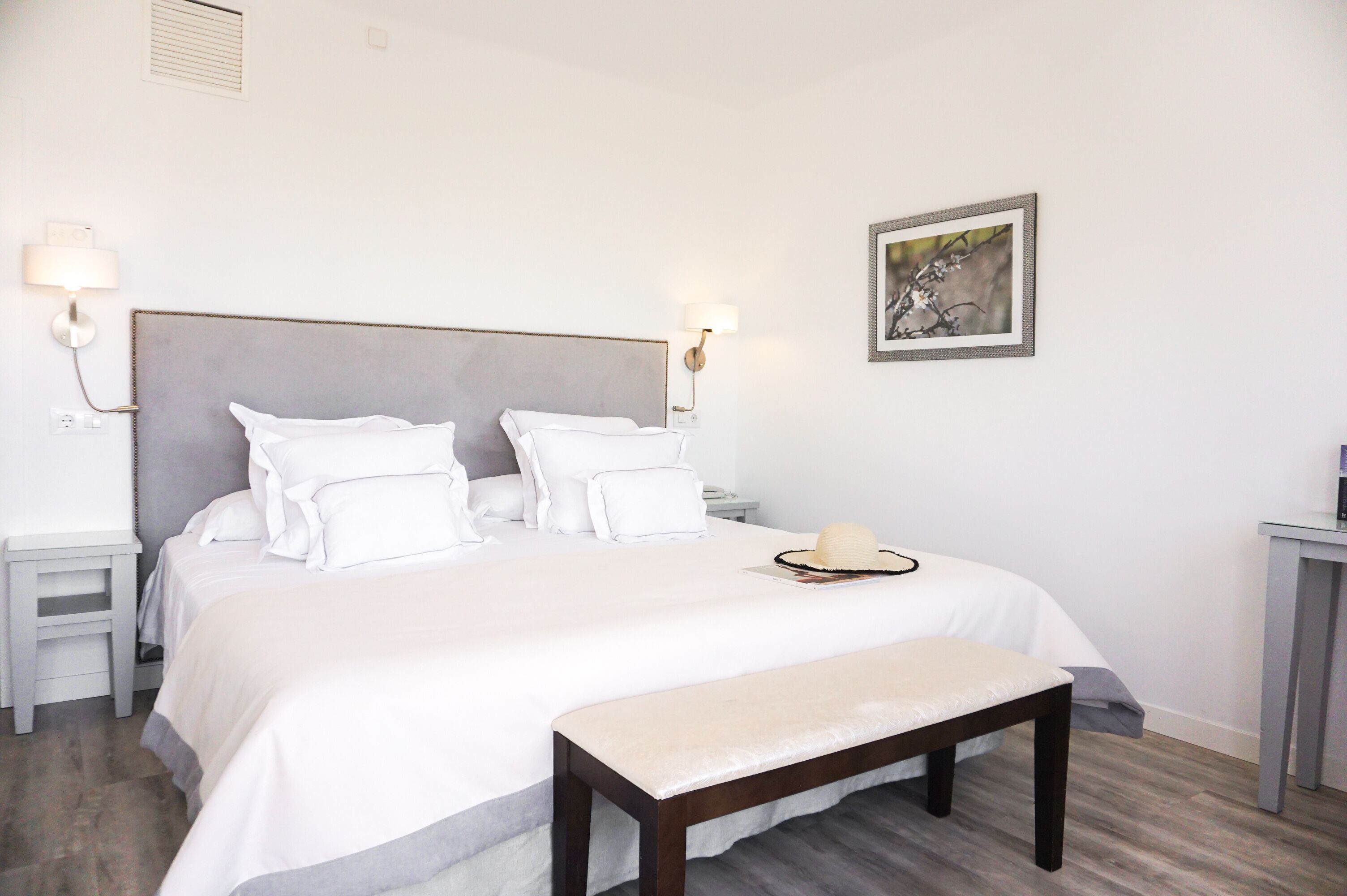 tempur-pedic beds, minibar, in-room safe, desk