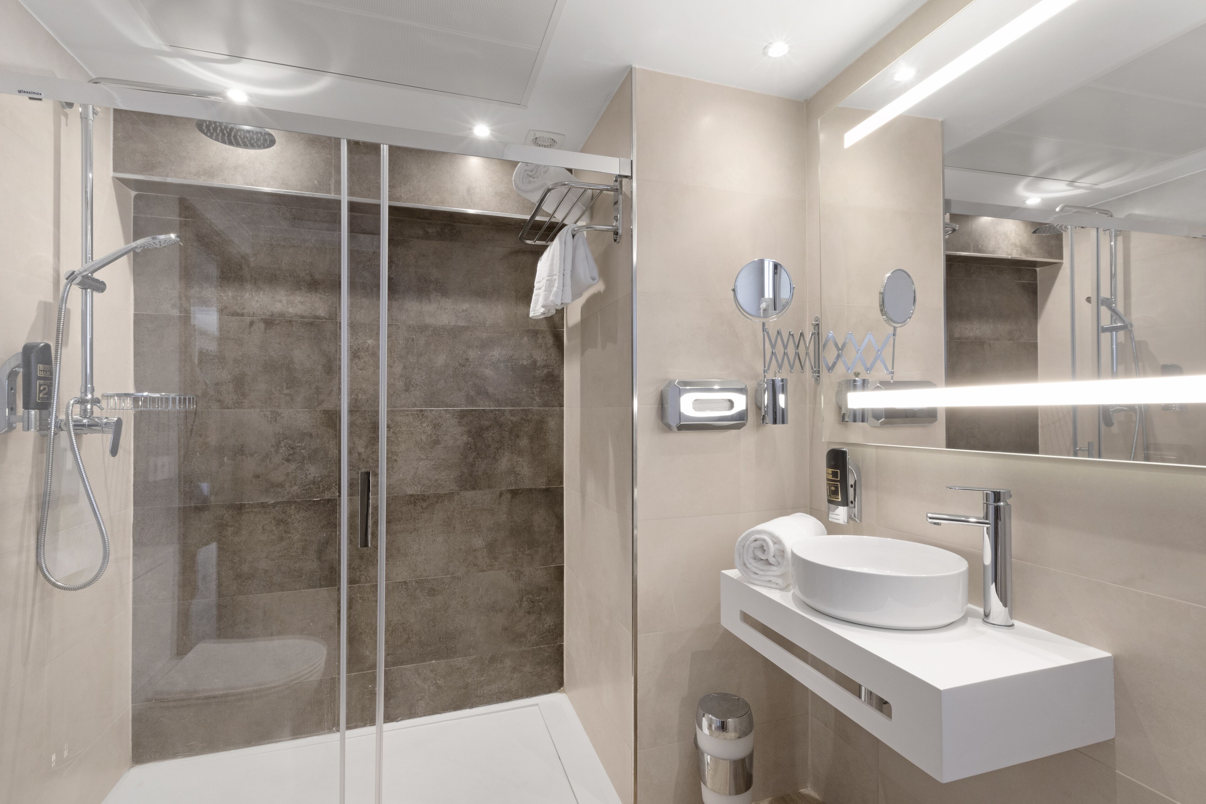 bathtub, free toiletries, hair dryer, towels