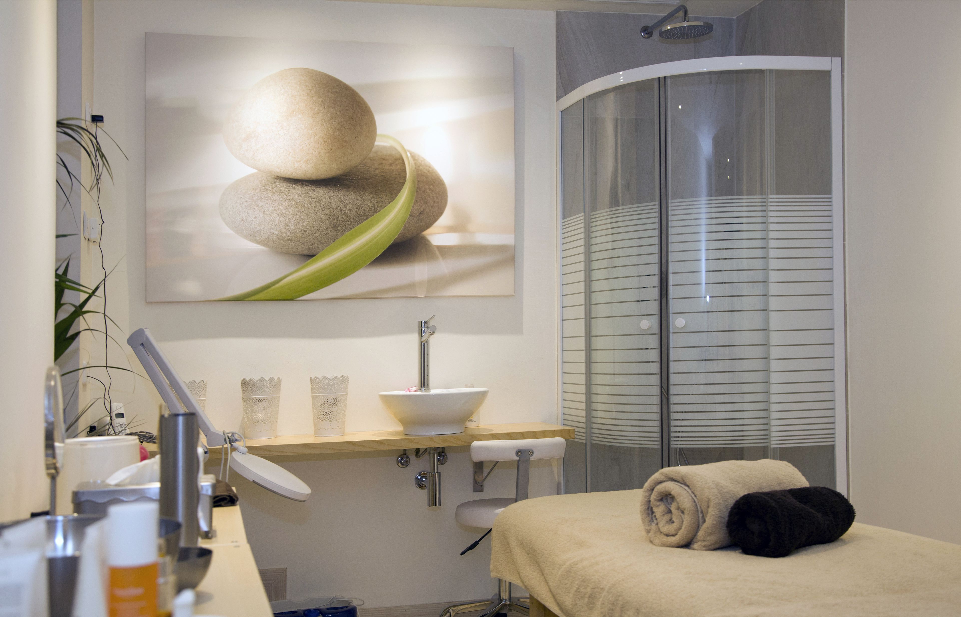 热石按摩、深层组织按摩、运动按摩