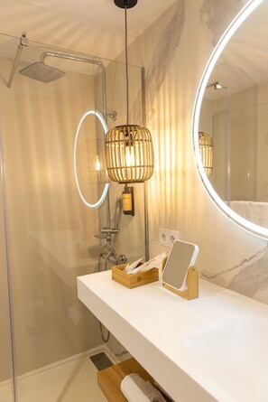 Shower, hair dryer, towels, soap - Tomir Portals Suites - Adults Only (+16) (Calvia)