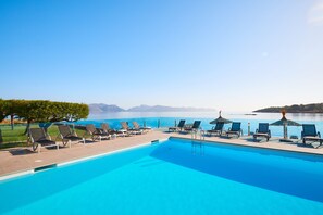2 outdoor pools, pool umbrellas, sun loungers - Hotel Moré (Alcúdia)