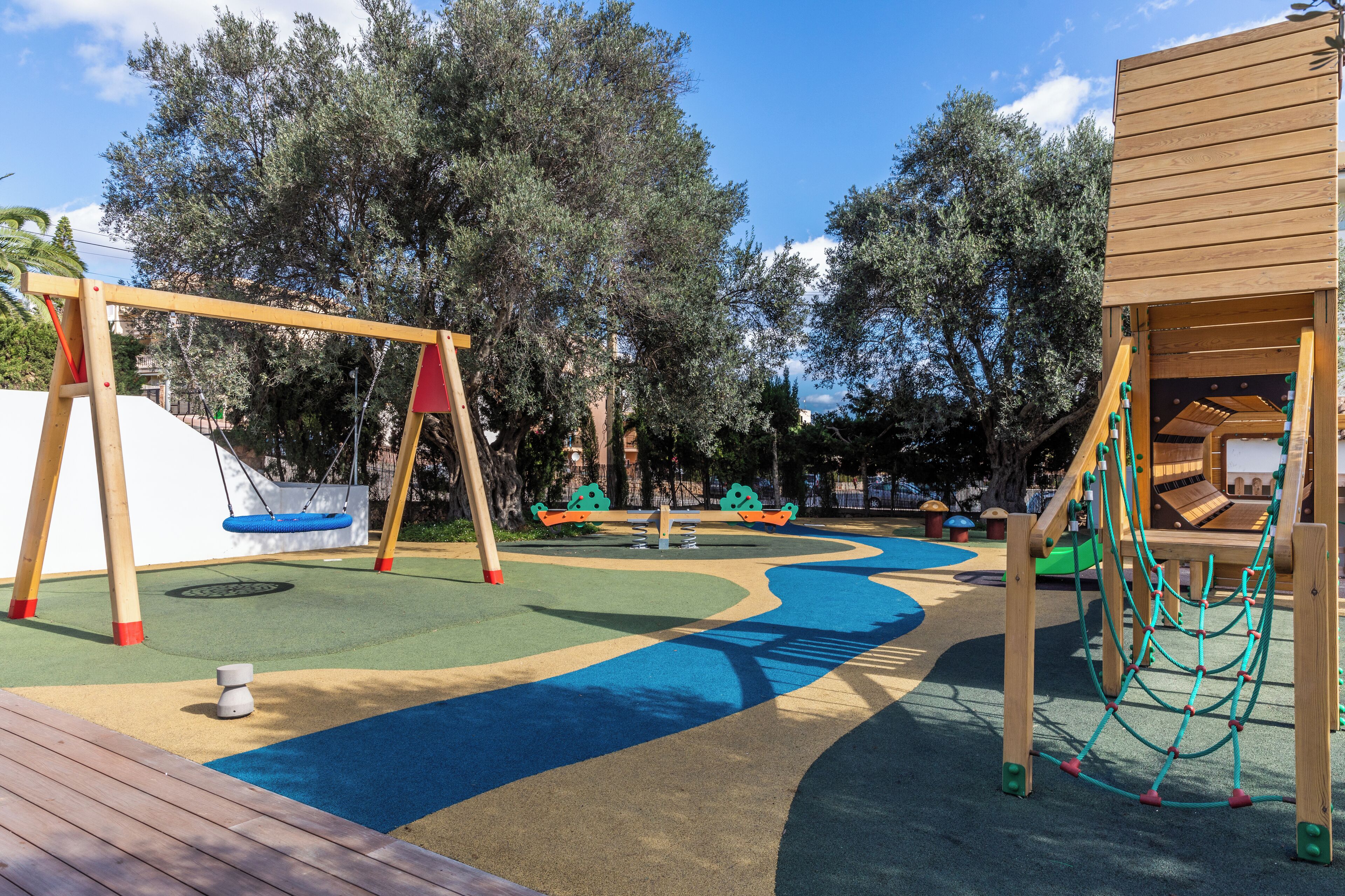 children’s play area – outdoor