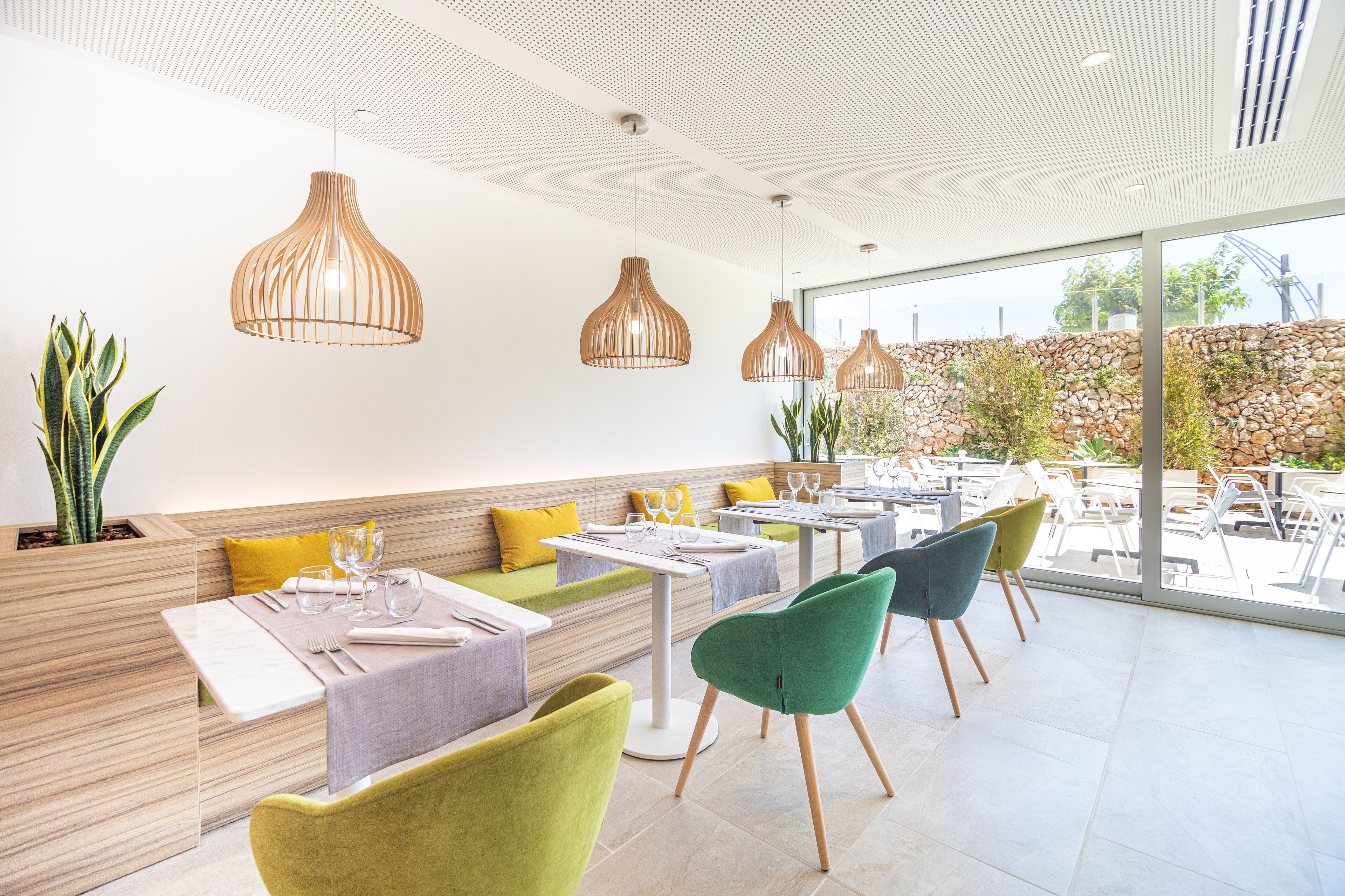 بوفيه فطور يوميًا مقابل رسوم