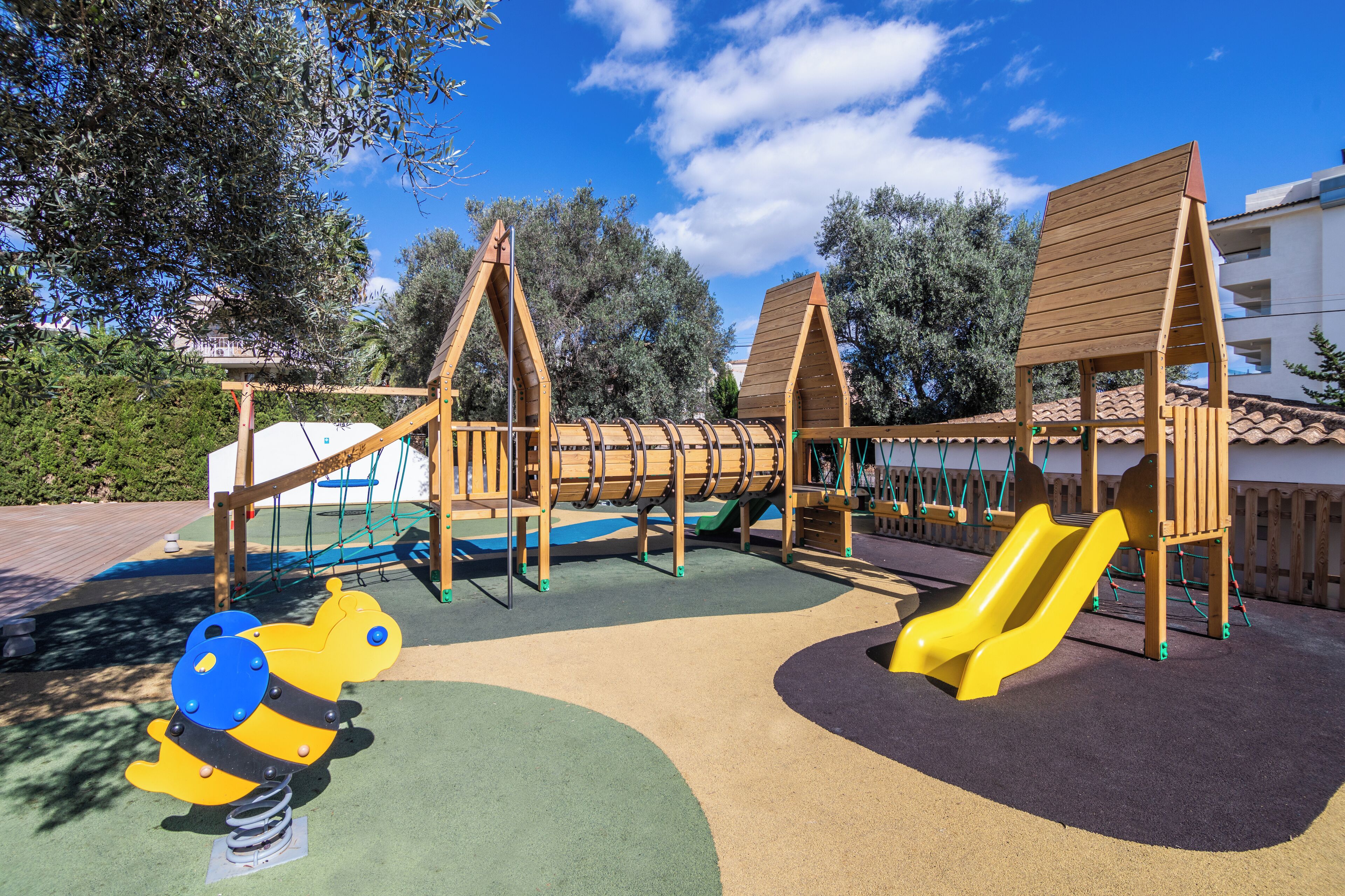 children’s play area – outdoor