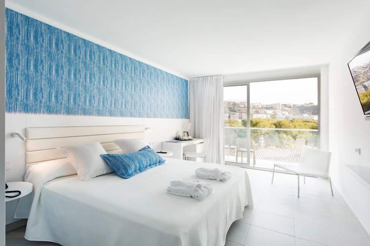 Ropa de cama de alta calidad y minibar