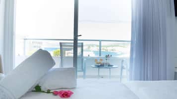 Premium bedding, minibar, in-room safe, desk