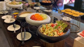 Daily buffet breakfast (THB 250 per person)