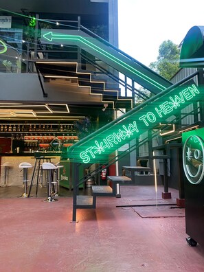 Ofrece desayunos, almuerzos y cenas