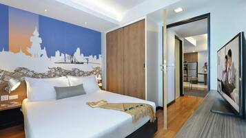 Deluxe Room, 1 Bedroom | In-room safe, individually decorated, individually furnished, desk